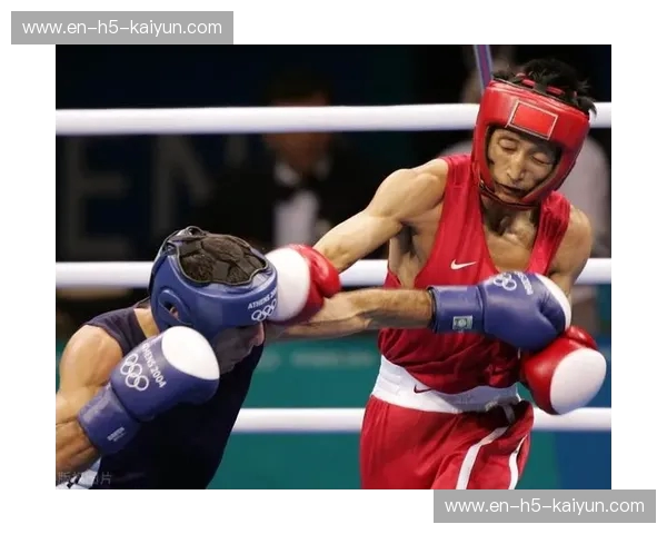 拳王金腰带vs流量天花板：当邹市明遇见“坤”，一场关于“硬核”与“极致”的跨界巅峰较量